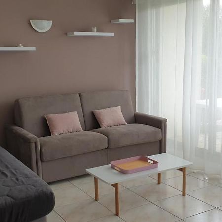 Studio Proche Ecole De Voile Et Plage Apartment Saint-Georges-de-Didonne Bagian luar foto