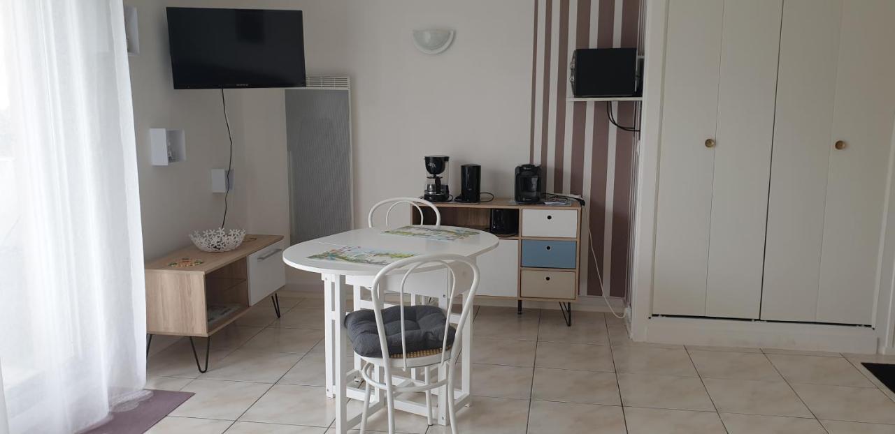 Studio Proche Ecole De Voile Et Plage Apartment Saint-Georges-de-Didonne Bagian luar foto